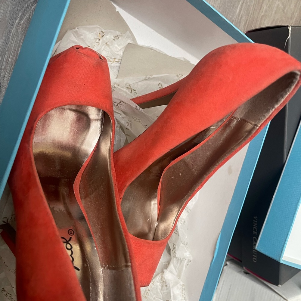 Fun & Flirty 👠 - Picture 3 of 5